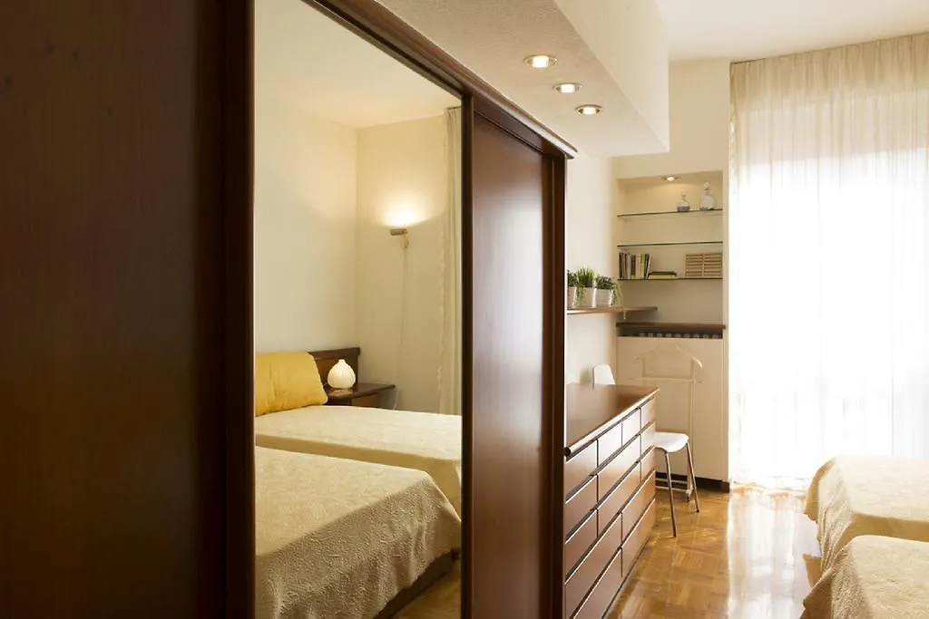 Fiera Monterosa 11 Apartment Milan Italy